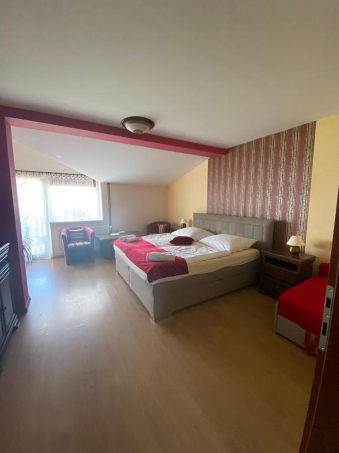 Konsky Dvor Hotel Berzéte Kültér fotó