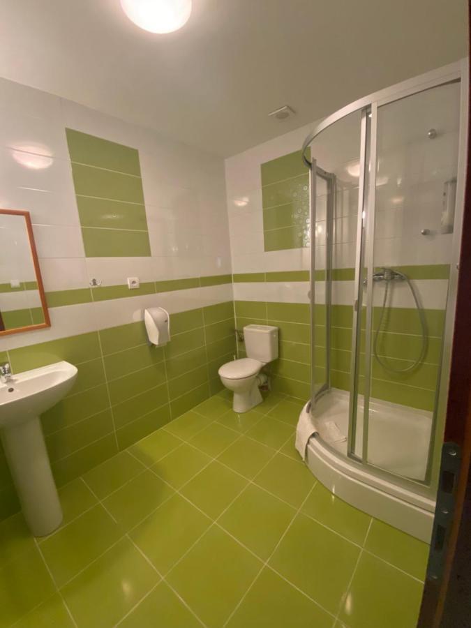 Konsky Dvor Hotel Berzéte Kültér fotó