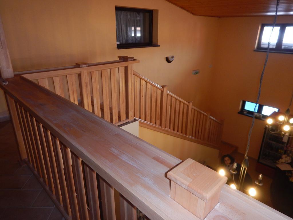 Konsky Dvor Hotel Berzéte Kültér fotó