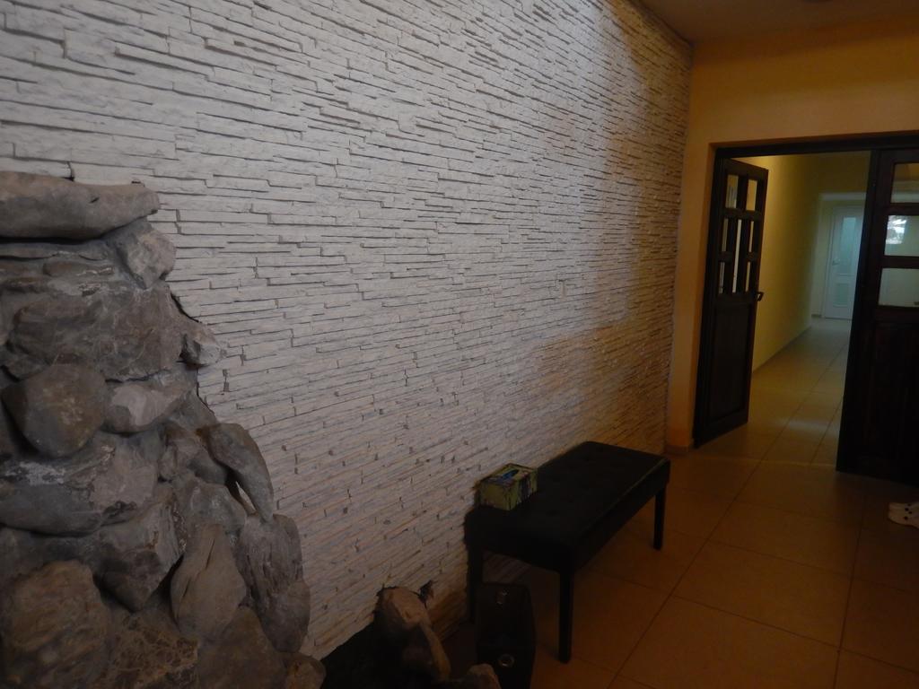 Konsky Dvor Hotel Berzéte Kültér fotó
